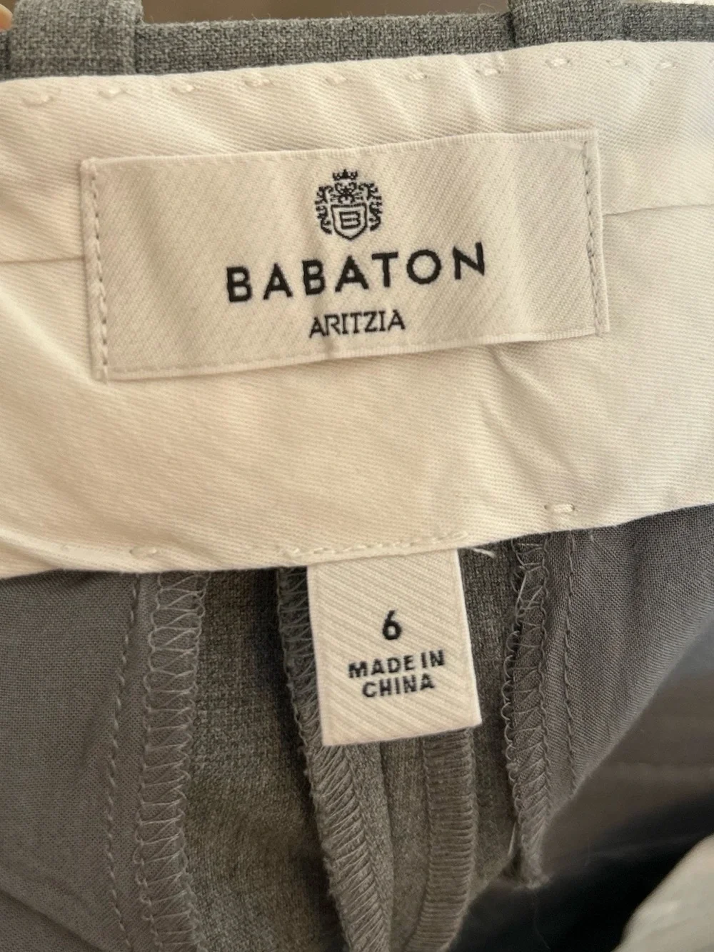 Babaton Aritzia Cropped Wide-Leg Pleated Pants in Light Gray Size 6 25” inseam - Picture 9 of 10